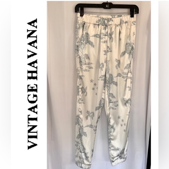 VINTAGE HAVANA silky pants with cinched leg. Casual, beachy, tropical print - Picture 3 of 4